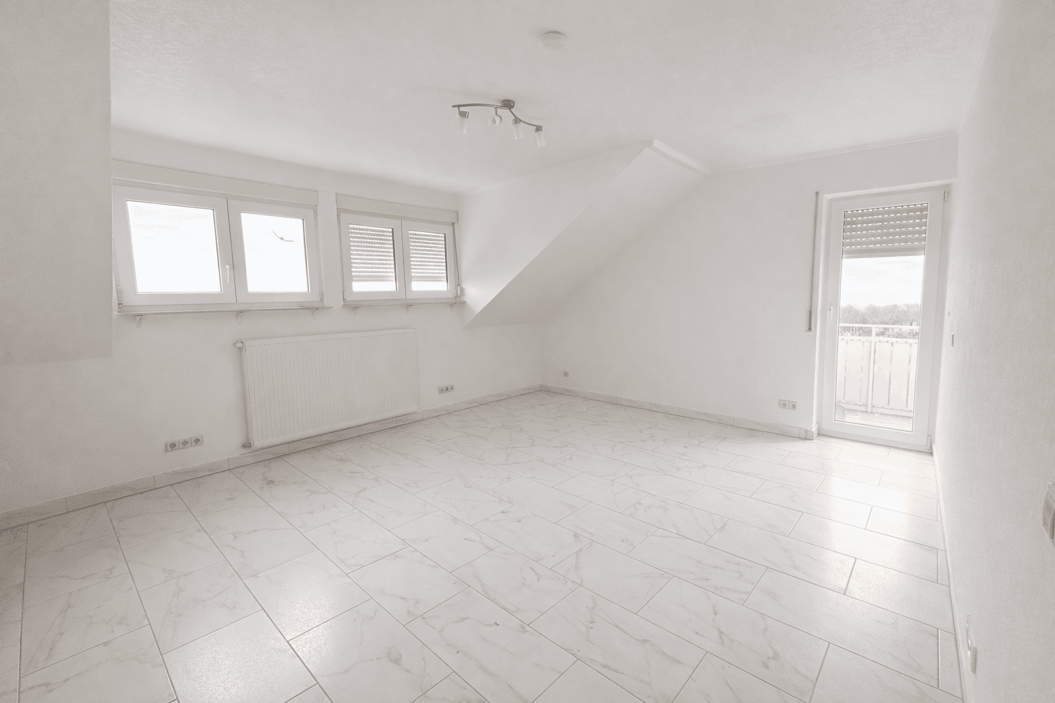 Prenájom bytu 4-izbový 120 m², Gernsbach, Bádensko-Wurttembersko Prenájom bytu 4-izbový 120 m², Gernsbach, Bádensko-Wurttembersko