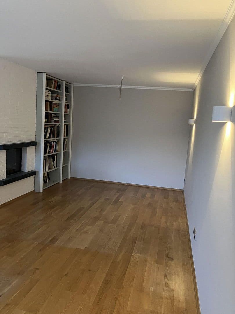 Prenájom bytu 3-izbový 100 m², Frankfurt, Hesensko Prenájom bytu 3-izbový 100 m², Frankfurt, Hesensko