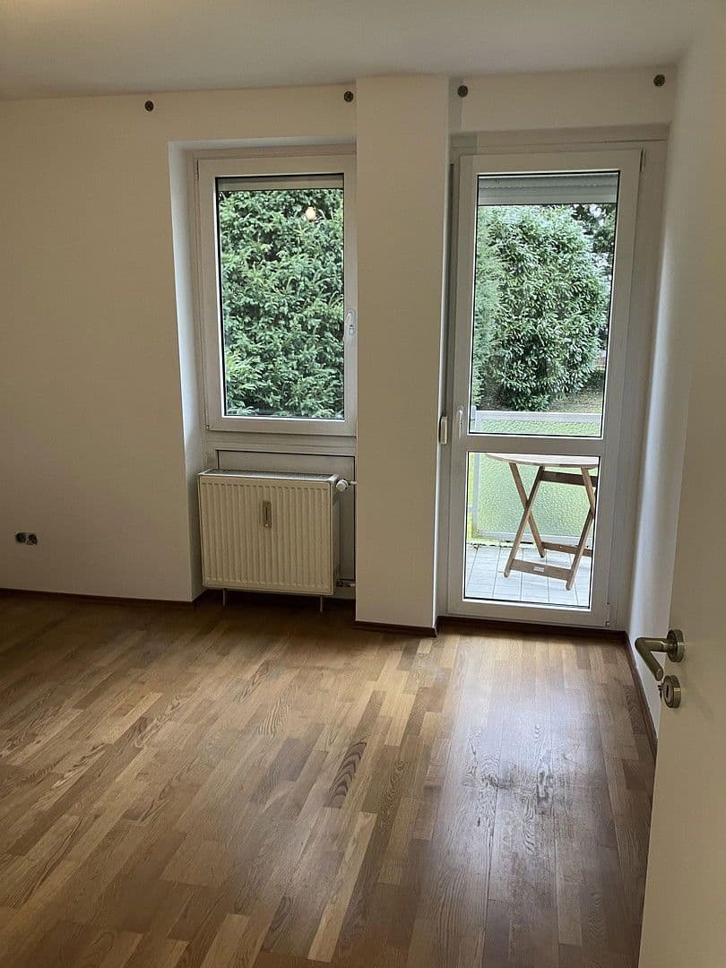 Prenájom bytu 3-izbový 100 m², Frankfurt, Hesensko Prenájom bytu 3-izbový 100 m², Frankfurt, Hesensko