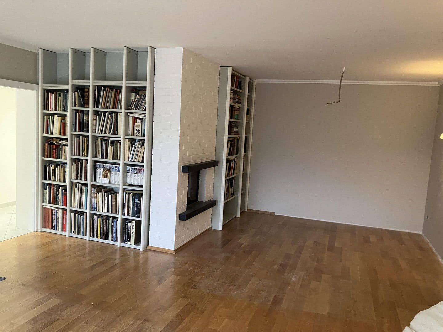 Prenájom bytu 3-izbový 100 m², Frankfurt, Hesensko Prenájom bytu 3-izbový 100 m², Frankfurt, Hesensko