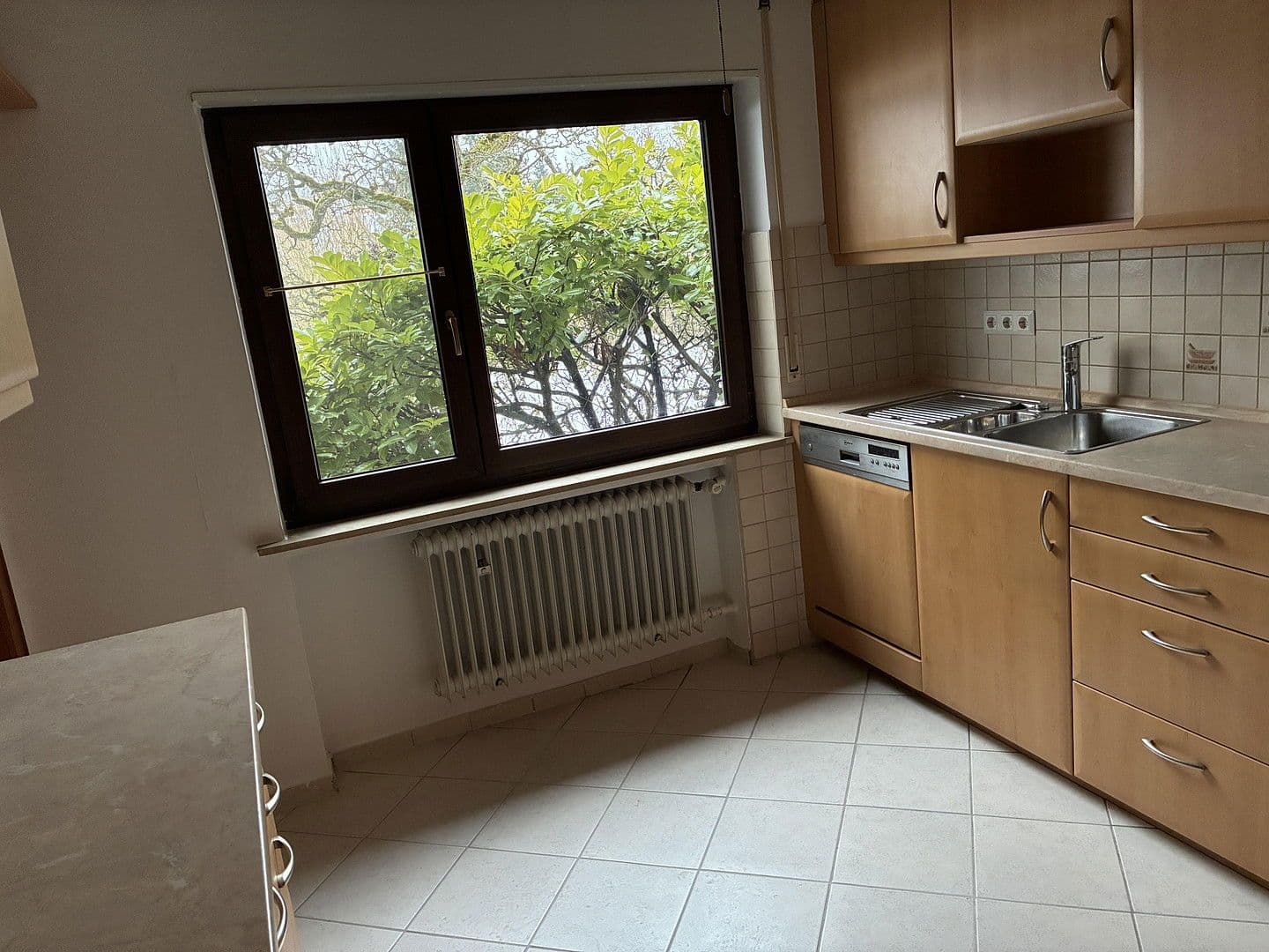 Predaj domu 118 m², pozemek 942 m², Ansbacher Straße 42A, Markt Erlbach, Bavorsko Predaj domu 118 m², pozemek 942 m², Ansbacher Straße 42A, Markt Erlbach, Bavorsko