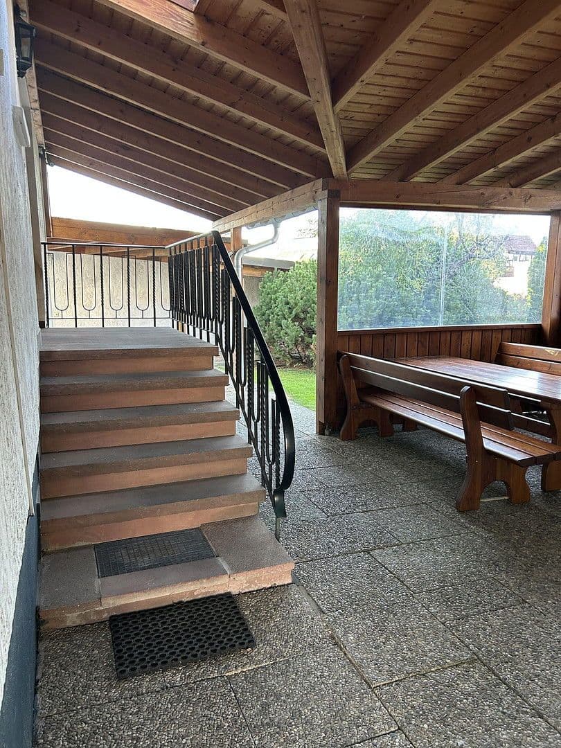 Predaj domu 118 m², pozemek 942 m², Ansbacher Straße 42A, Markt Erlbach, Bavorsko Predaj domu 118 m², pozemek 942 m², Ansbacher Straße 42A, Markt Erlbach, Bavorsko