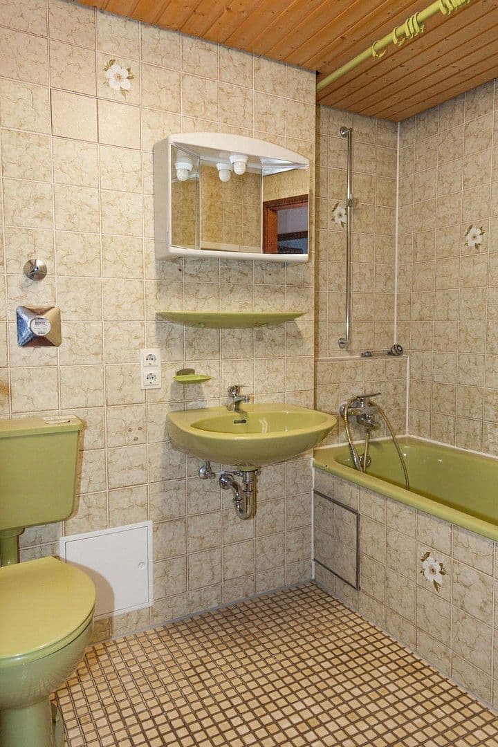 Prenájom bytu 1-izbový 24 m², Hirschauer Straße 48, Tübingen, Bádensko-Wurttembersko Prenájom bytu 1-izbový 24 m², Hirschauer Straße 48, Tübingen, Bádensko-Wurttembersko