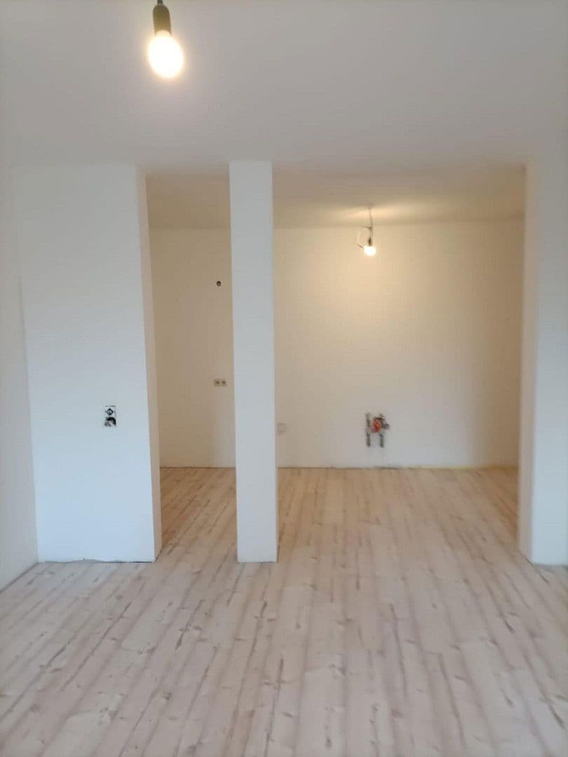 Prenájom bytu 3-izbový 75 m², Käthe-Kollwitz-Str. 17, Apolda, Durínsko Prenájom bytu 3-izbový 75 m², Käthe-Kollwitz-Str. 17, Apolda, Durínsko