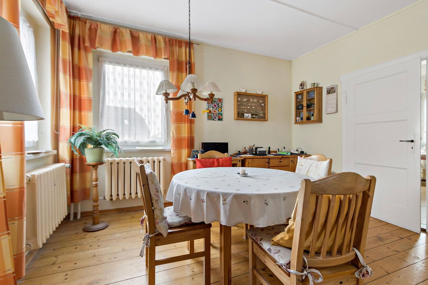 Predaj domu 120 m², pozemek 897 m², Goldbergstraße 39, Halle, Sasko-Anhaltsko Predaj domu 120 m², pozemek 897 m², Goldbergstraße 39, Halle, Sasko-Anhaltsko