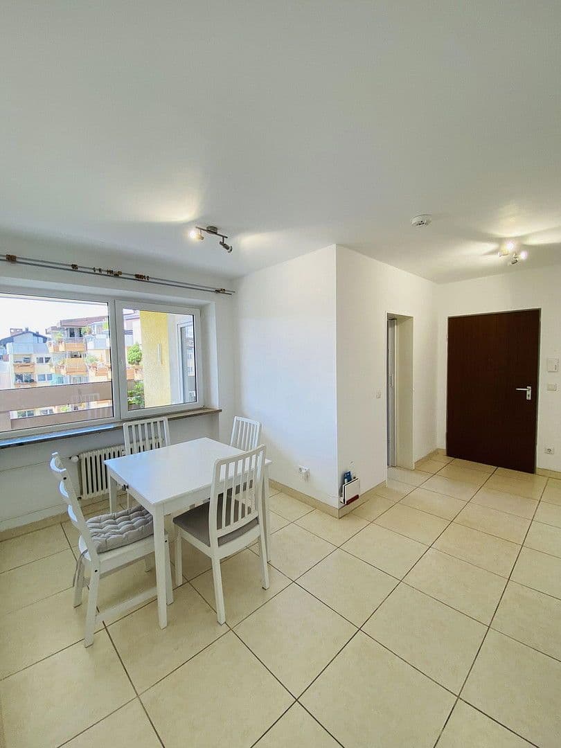 Prenájom bytu 110 m², Lilienthalstr, Augsburg, Bavorsko Prenájom bytu 110 m², Lilienthalstr, Augsburg, Bavorsko