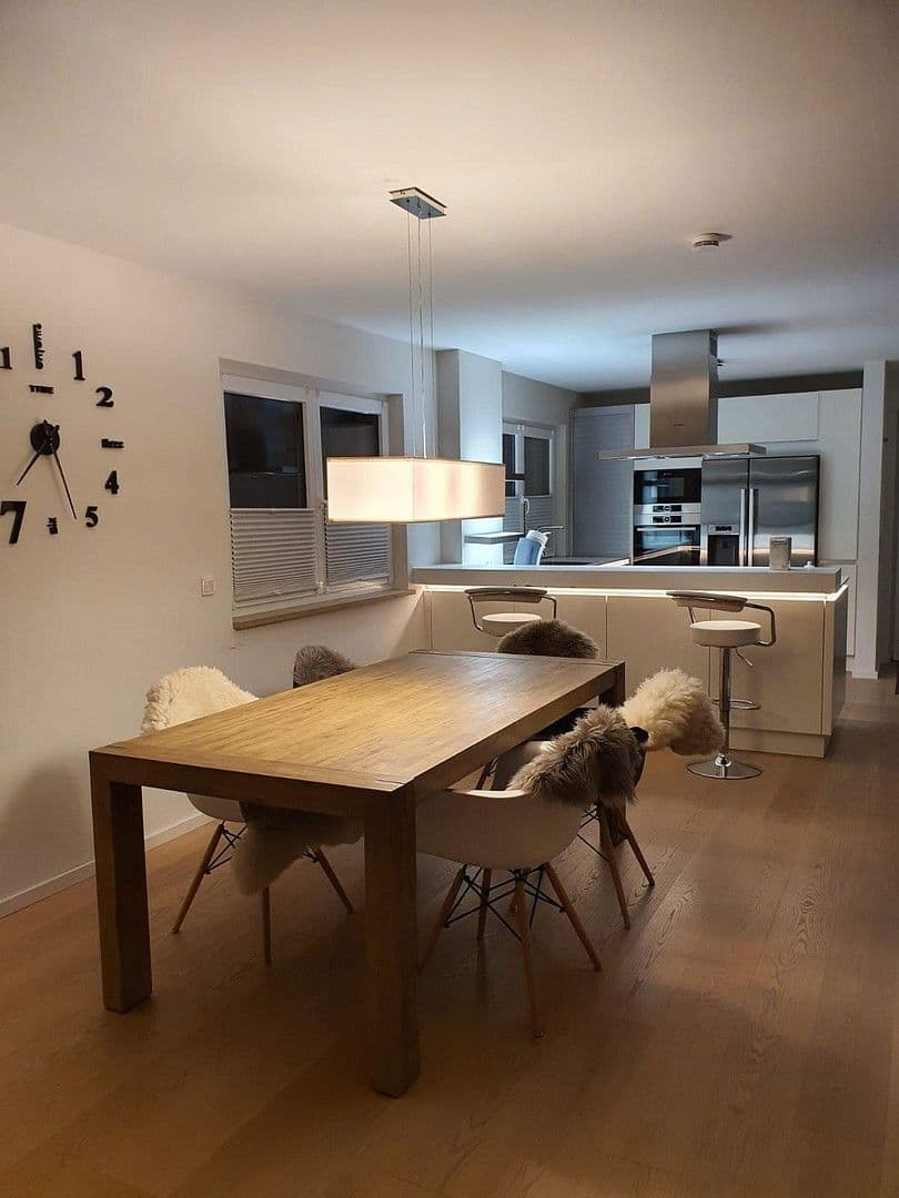 Predaj domu 175 m², pozemek 195 m², München, Bavorsko Predaj domu 175 m², pozemek 195 m², München, Bavorsko