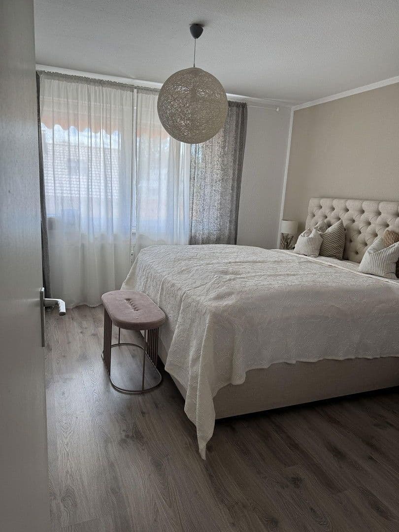 Predaj bytu 4-izbový 100 m², Leonberg, Bádensko-Wurttembersko Predaj bytu 4-izbový 100 m², Leonberg, Bádensko-Wurttembersko