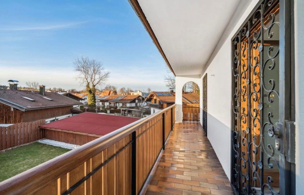 Predaj domu 133 m², pozemek 468 m², Birkenstraße 19, Miesbach, Bavorsko Predaj domu 133 m², pozemek 468 m², Birkenstraße 19, Miesbach, Bavorsko