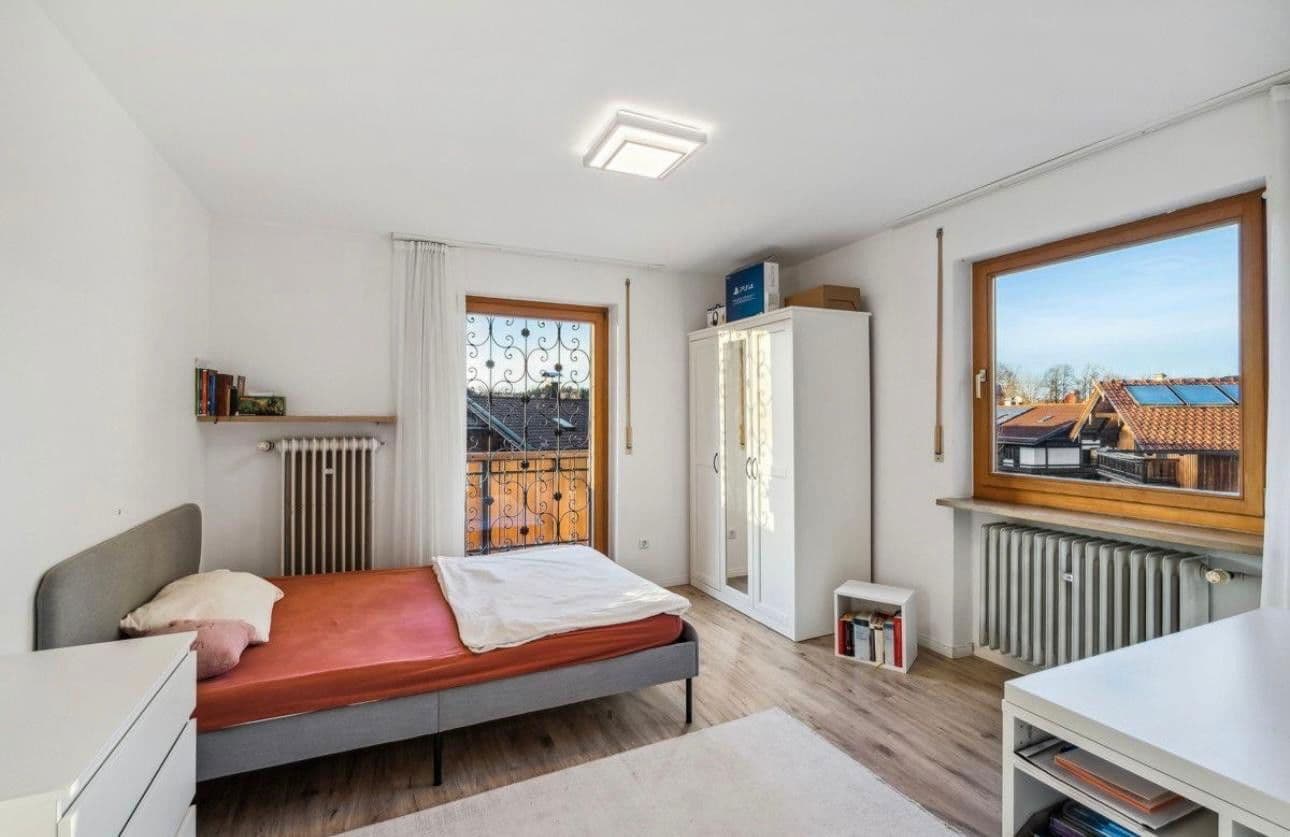 Predaj domu 133 m², pozemek 468 m², Birkenstraße 19, Miesbach, Bavorsko Predaj domu 133 m², pozemek 468 m², Birkenstraße 19, Miesbach, Bavorsko