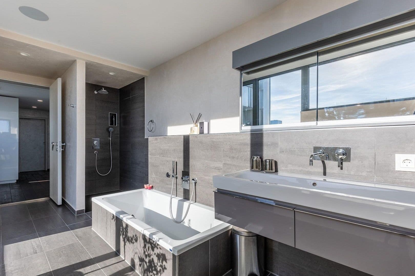 Predaj bytu 5-izbový 287 m², München, Bavorsko Predaj bytu 5-izbový 287 m², München, Bavorsko