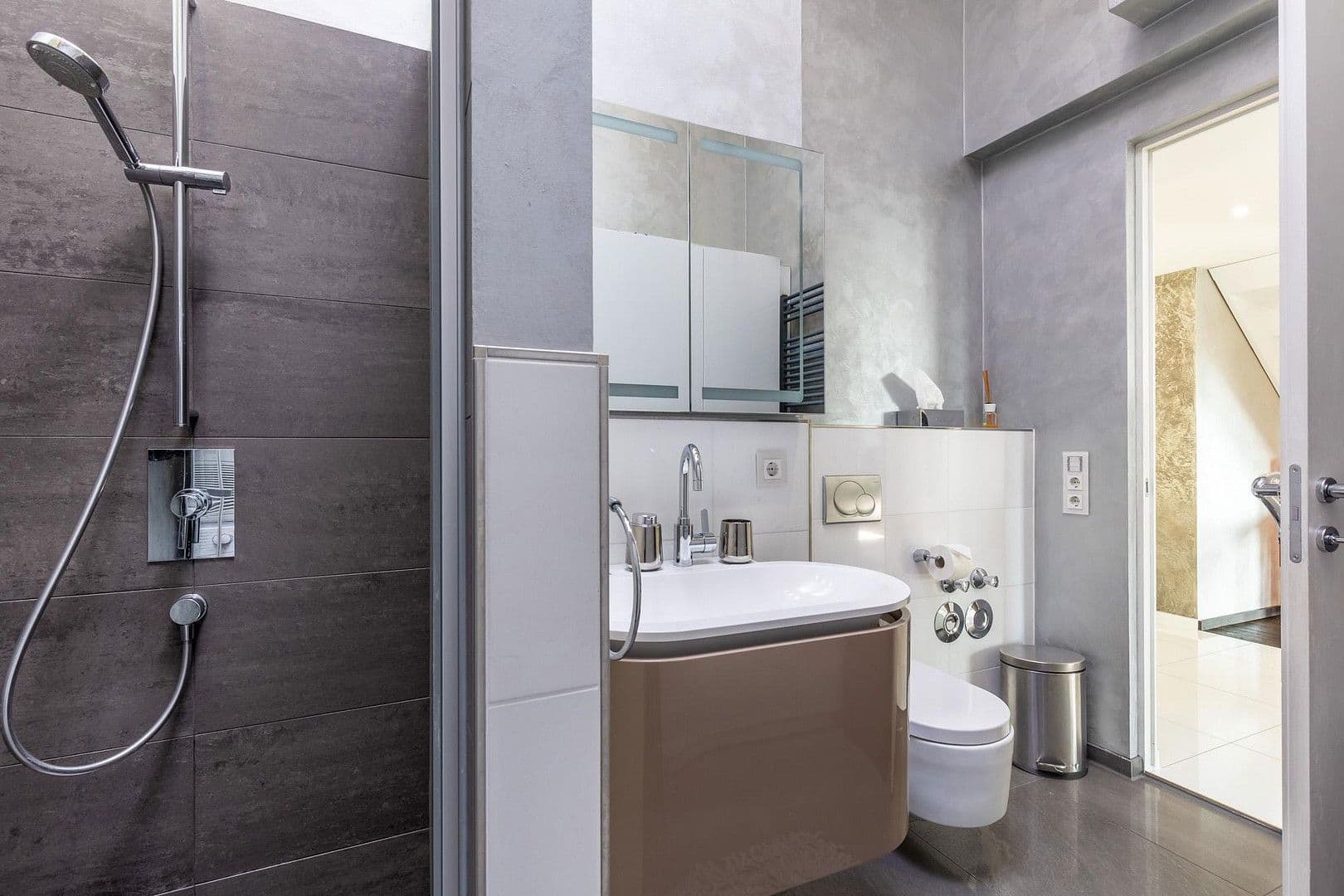 Predaj bytu 5-izbový 287 m², München, Bavorsko Predaj bytu 5-izbový 287 m², München, Bavorsko