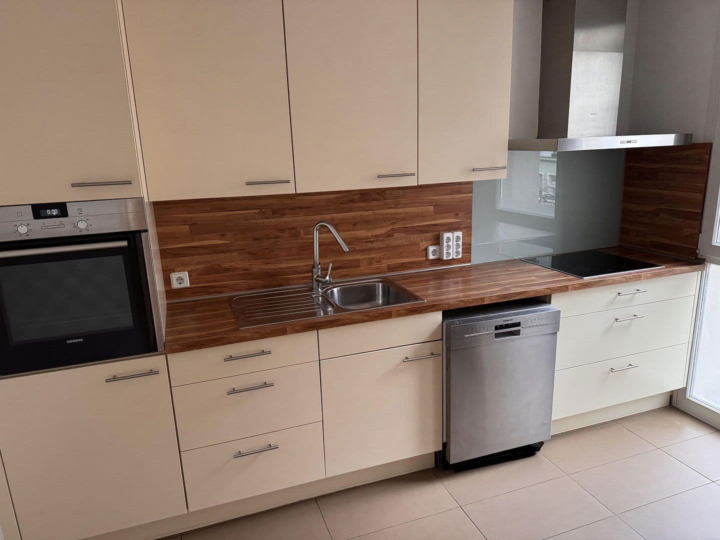 Predaj bytu 3-izbový 100 m², Kolberger Straße 11, Berlin, Berlín Predaj bytu 3-izbový 100 m², Kolberger Straße 11, Berlin, Berlín