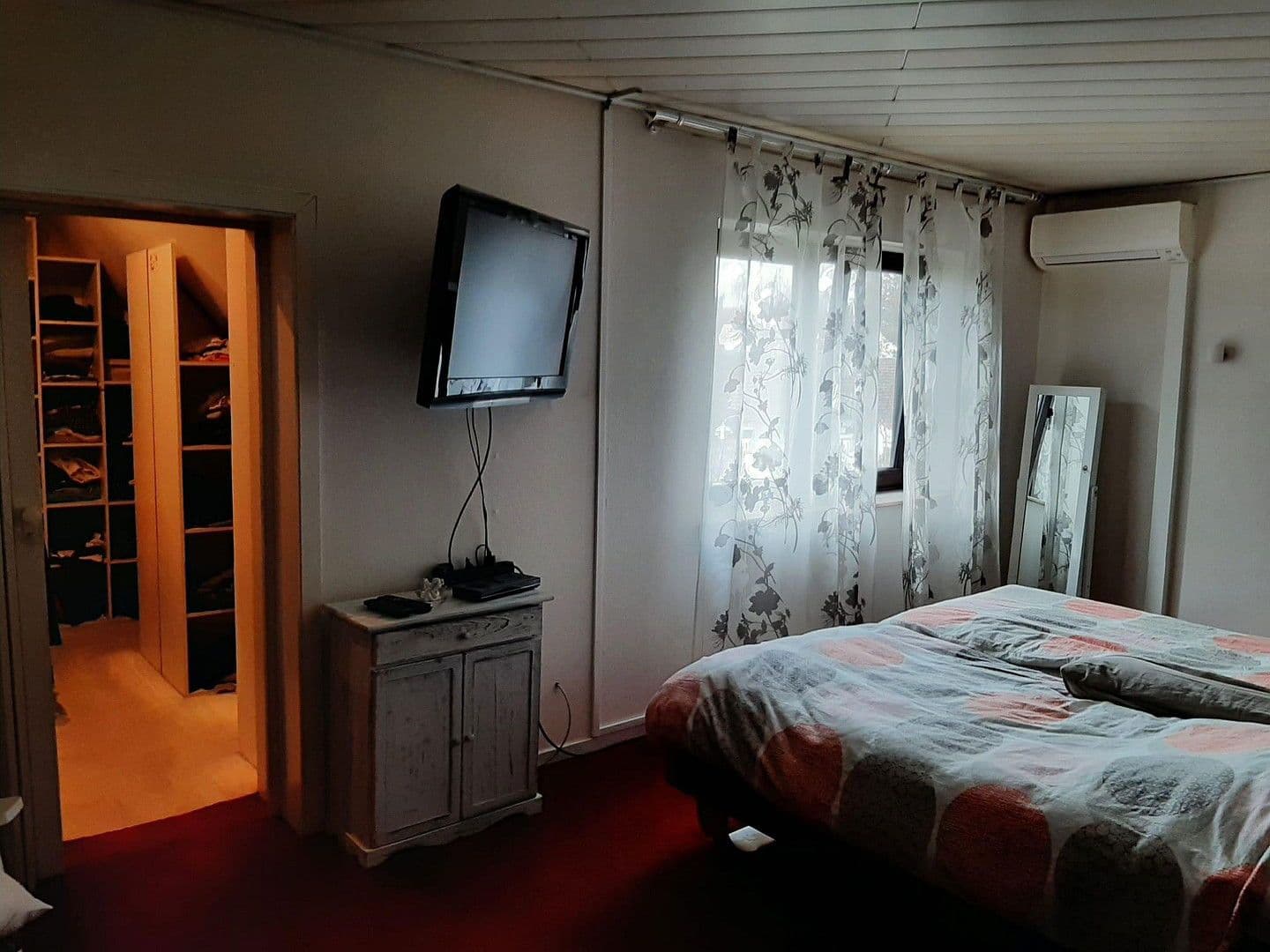 Predaj domu 270 m², pozemek 401 m², Raunheim, Hesensko Predaj domu 270 m², pozemek 401 m², Raunheim, Hesensko