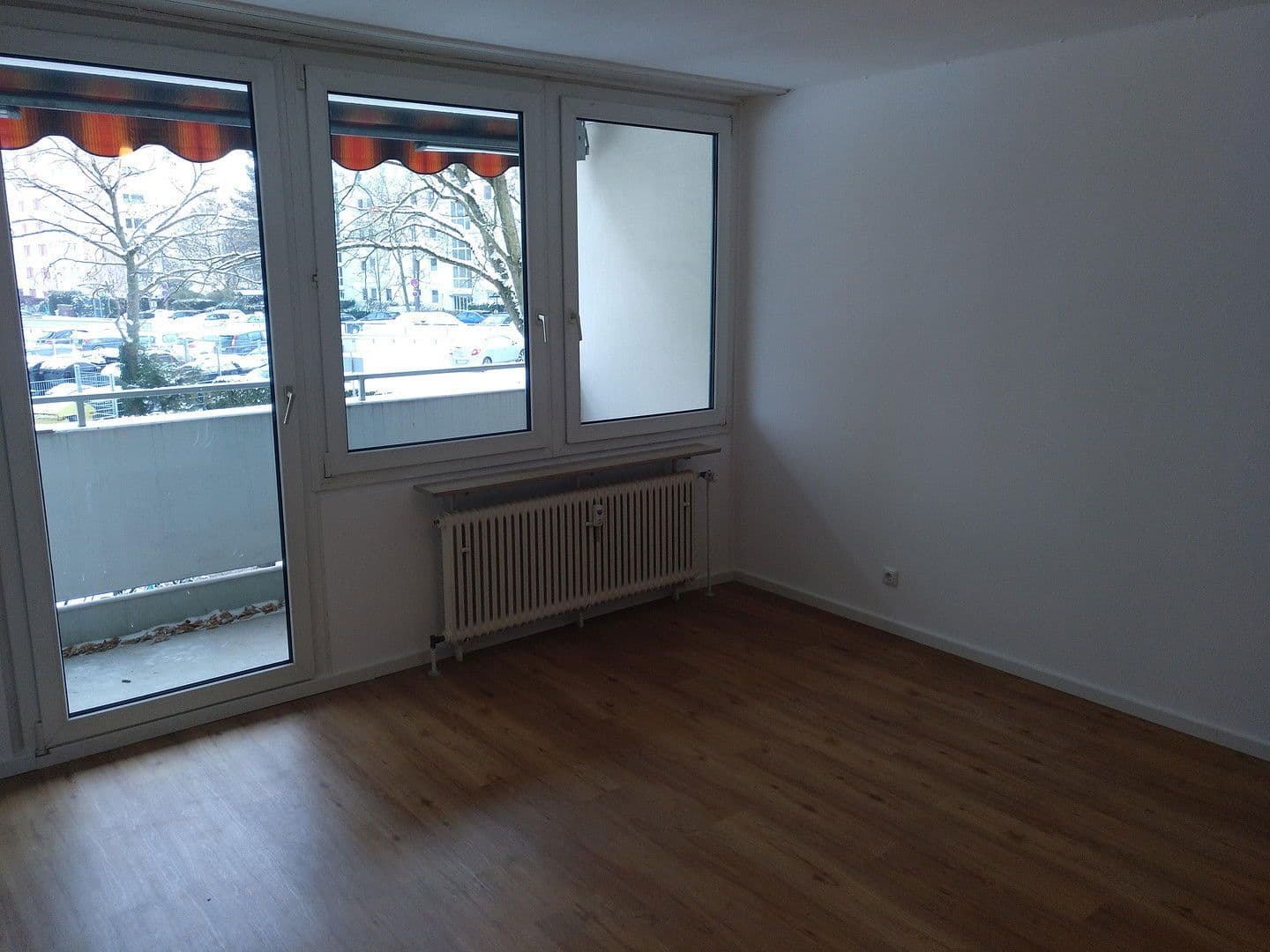 Prenájom bytu 1-izbový 33 m², Geschwister-Scholl-Straße 1, Erlangen, Bavorsko Prenájom bytu 1-izbový 33 m², Geschwister-Scholl-Straße 1, Erlangen, Bavorsko