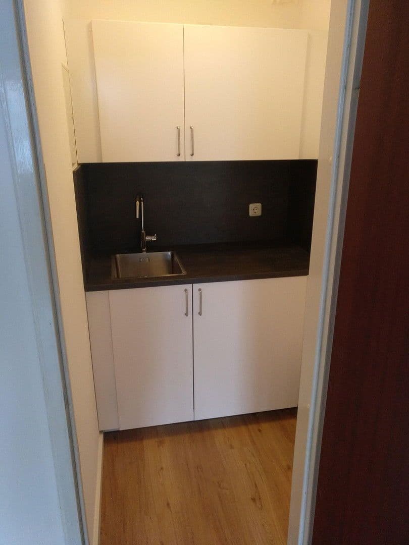 Prenájom bytu 1-izbový 33 m², Geschwister-Scholl-Straße 1, Erlangen, Bavorsko Prenájom bytu 1-izbový 33 m², Geschwister-Scholl-Straße 1, Erlangen, Bavorsko