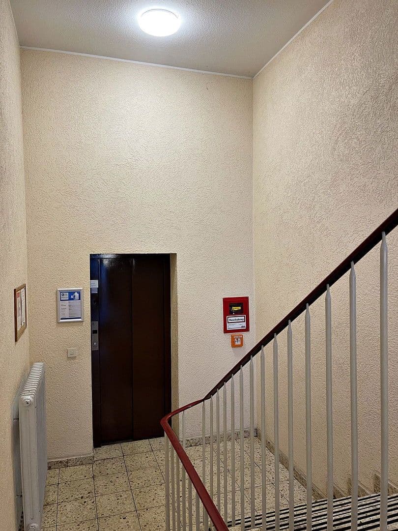 Prenájom bytu 1-izbový 60 m², Luisenstr. 74, Krefeld, Severné Porýnie - Westfálsko Prenájom bytu 1-izbový 60 m², Luisenstr. 74, Krefeld, Severné Porýnie - Westfálsko