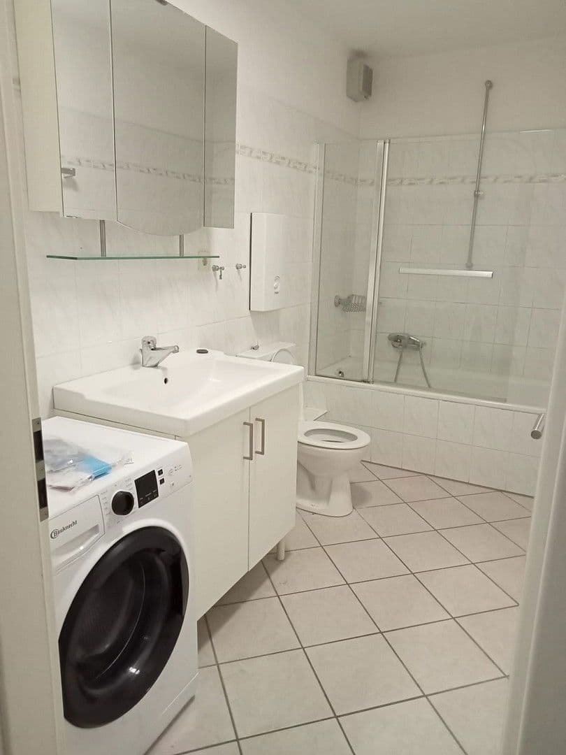 Prenájom bytu 1-izbový 60 m², Luisenstr. 74, Krefeld, Severné Porýnie - Westfálsko Prenájom bytu 1-izbový 60 m², Luisenstr. 74, Krefeld, Severné Porýnie - Westfálsko