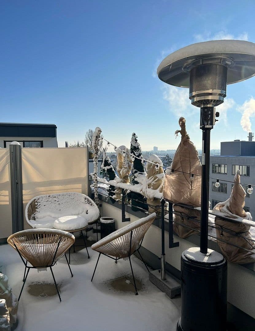 Prenájom bytu 2-izbový 70 m², Stuttgart, Bádensko-Wurttembersko Prenájom bytu 2-izbový 70 m², Stuttgart, Bádensko-Wurttembersko