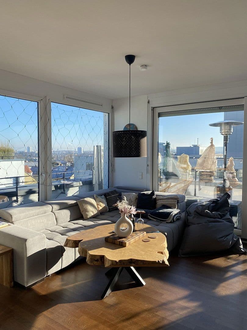 Prenájom bytu 2-izbový 70 m², Stuttgart, Bádensko-Wurttembersko Prenájom bytu 2-izbový 70 m², Stuttgart, Bádensko-Wurttembersko