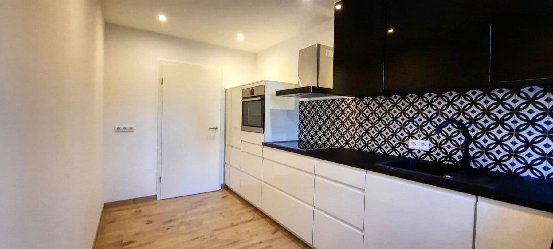 Prenájom bytu 2-izbový 63 m², Augsburg, Bavorsko Prenájom bytu 2-izbový 63 m², Augsburg, Bavorsko