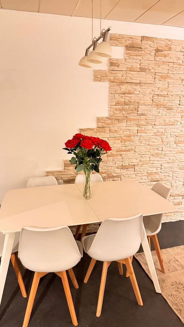 Prenájom bytu 4-izbový 135 m², Rodgau, Hesensko Prenájom bytu 4-izbový 135 m², Rodgau, Hesensko