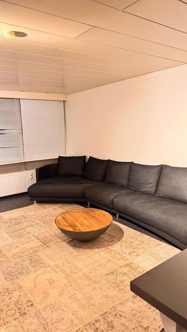 Prenájom bytu 4-izbový 135 m², Rodgau, Hesensko Prenájom bytu 4-izbový 135 m², Rodgau, Hesensko