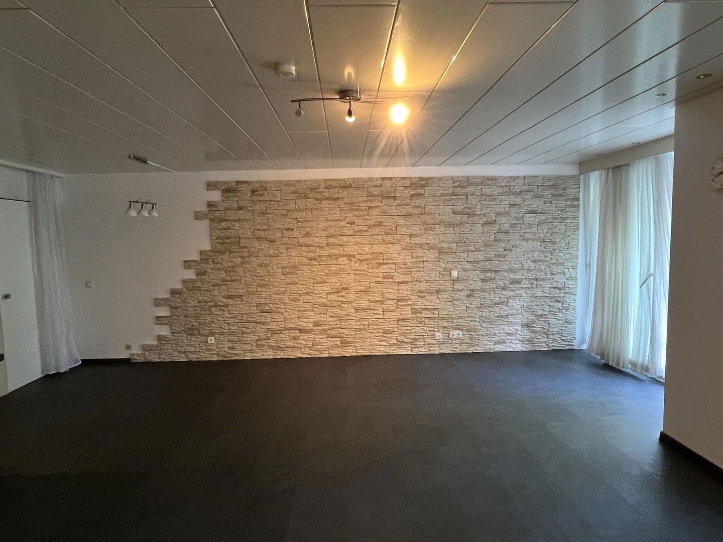 Prenájom bytu 4-izbový 135 m², Rodgau, Hesensko Prenájom bytu 4-izbový 135 m², Rodgau, Hesensko