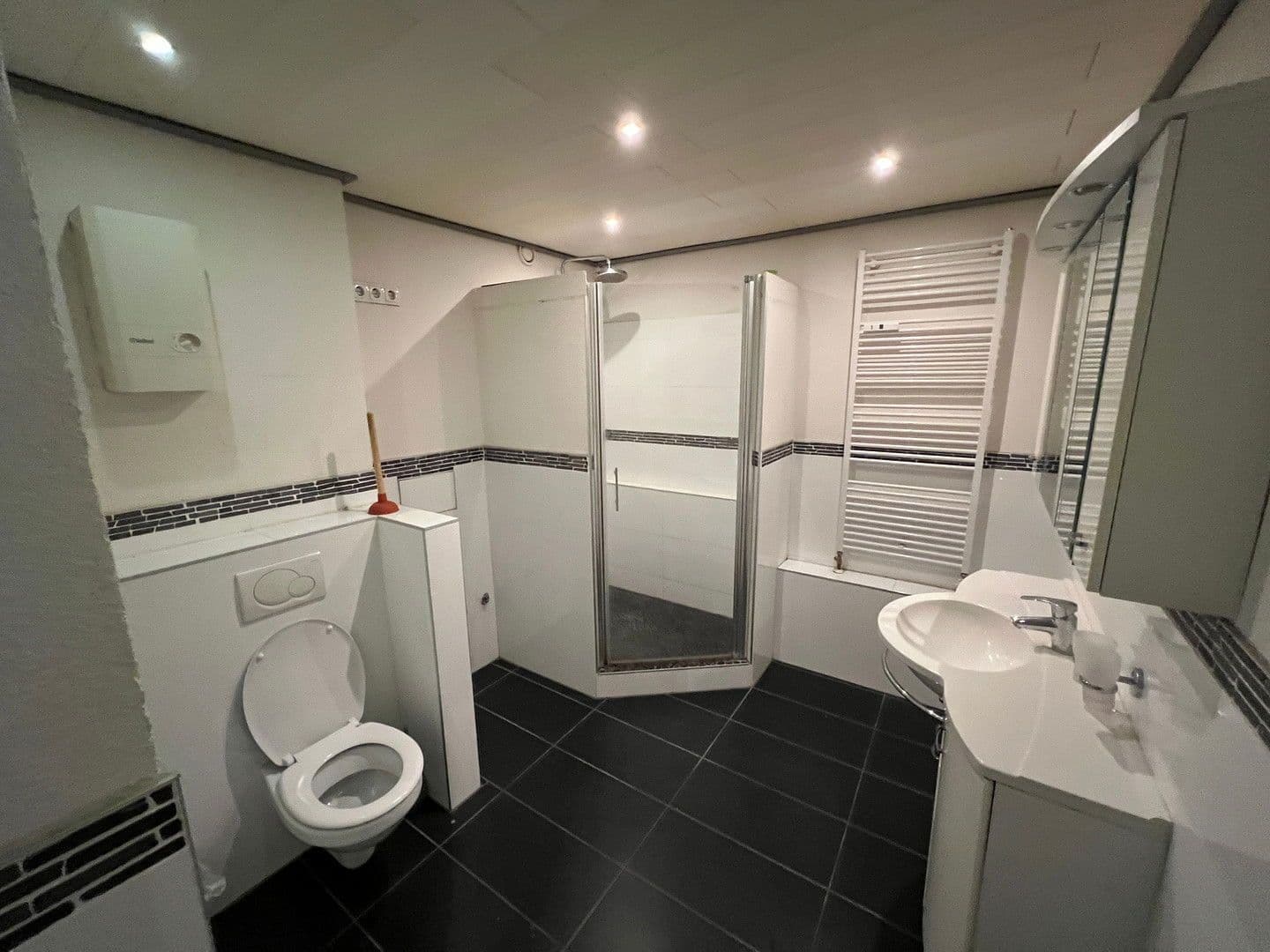 Prenájom bytu 4-izbový 135 m², Rodgau, Hesensko Prenájom bytu 4-izbový 135 m², Rodgau, Hesensko