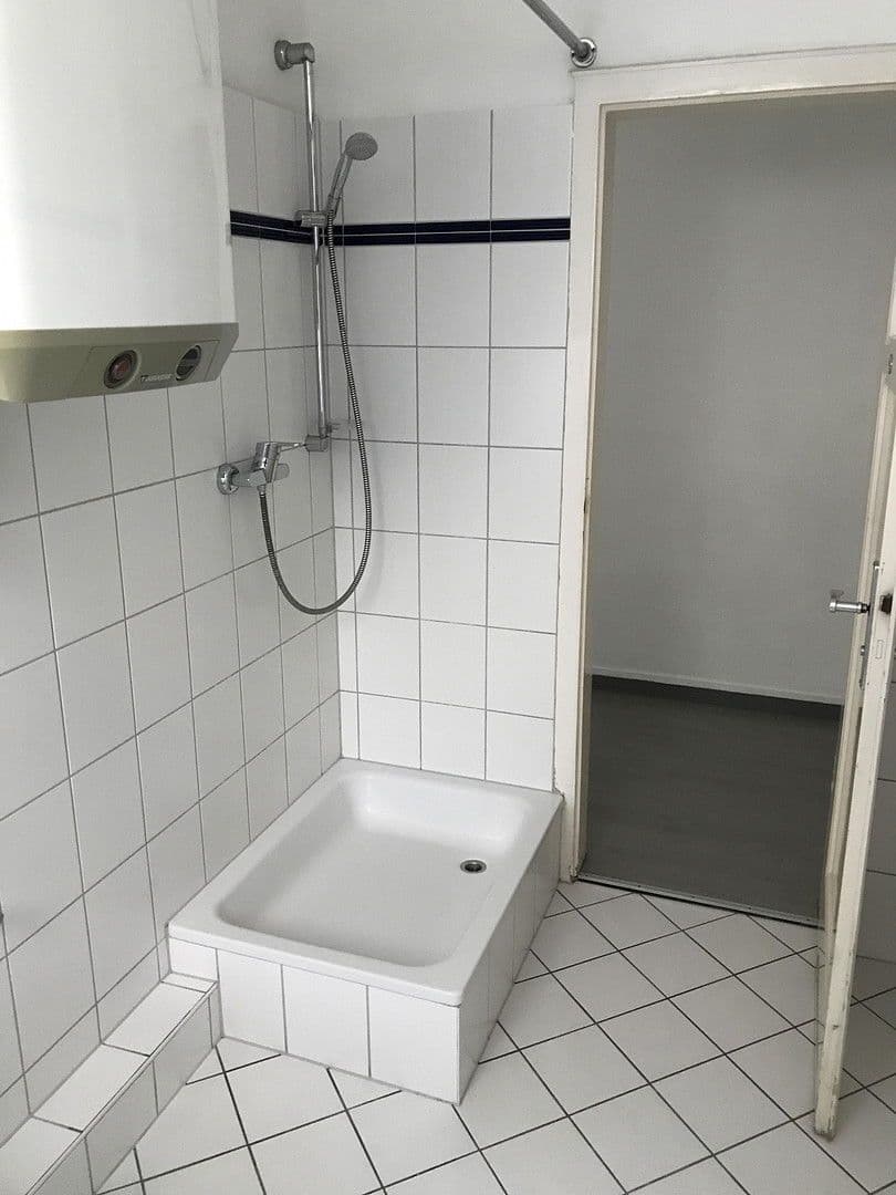 Prenájom bytu 3-izbový 80 m², Schützenstr. 11, Stuttgart, Bádensko-Wurttembersko Prenájom bytu 3-izbový 80 m², Schützenstr. 11, Stuttgart, Bádensko-Wurttembersko