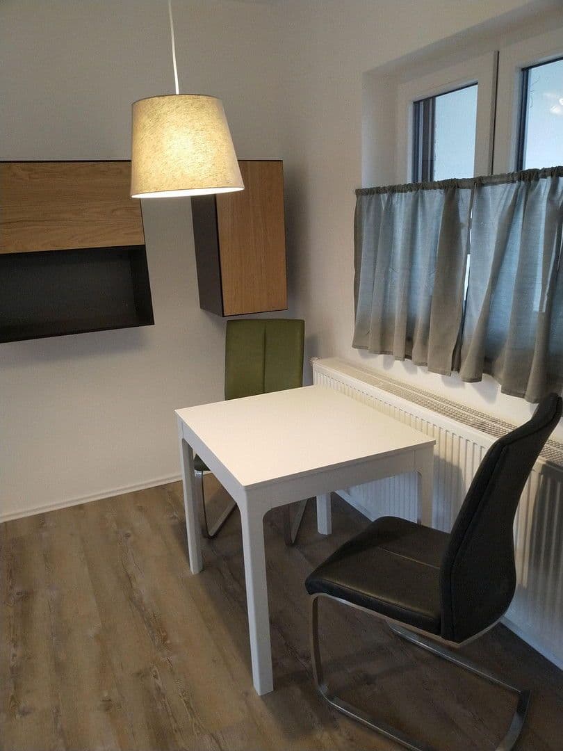 Prenájom bytu 2-izbový 60 m², Erpolzheim, Porýnie-Falcko Prenájom bytu 2-izbový 60 m², Erpolzheim, Porýnie-Falcko