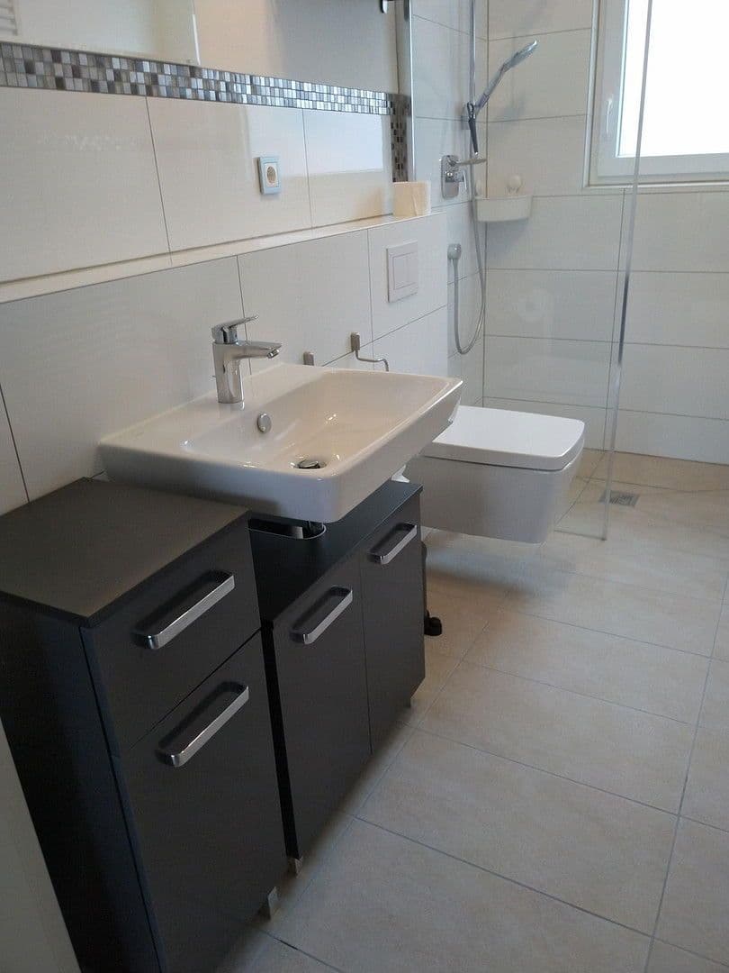 Prenájom bytu 2-izbový 60 m², Erpolzheim, Porýnie-Falcko Prenájom bytu 2-izbový 60 m², Erpolzheim, Porýnie-Falcko