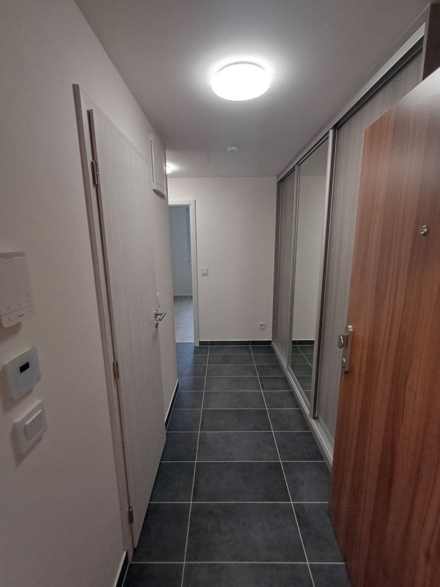 Prenájom bytu 2-izbový 42 m², Strančická, Praha, Praha Prenájom bytu 2-izbový 42 m², Strančická, Praha, Praha