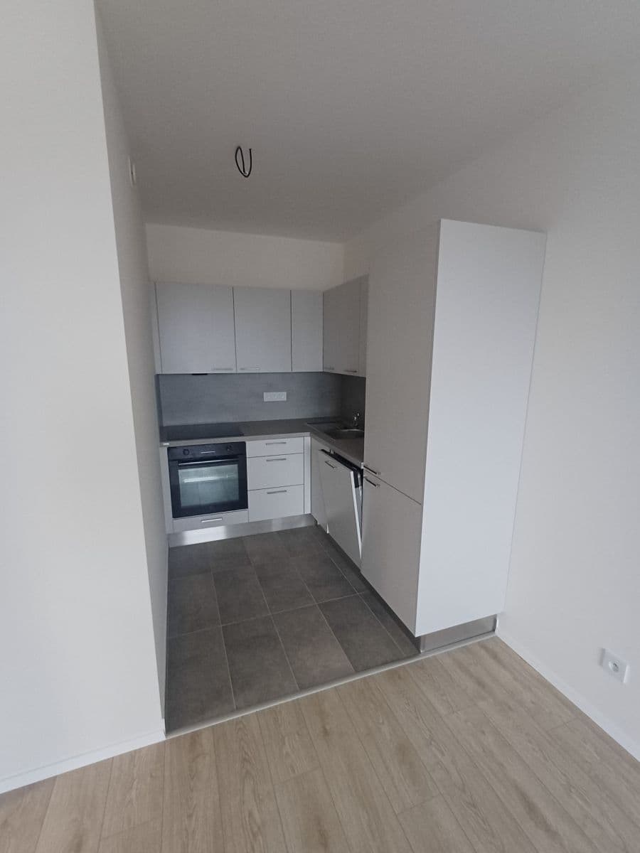 Prenájom bytu 2-izbový 42 m², Strančická, Praha, Praha Prenájom bytu 2-izbový 42 m², Strančická, Praha, Praha