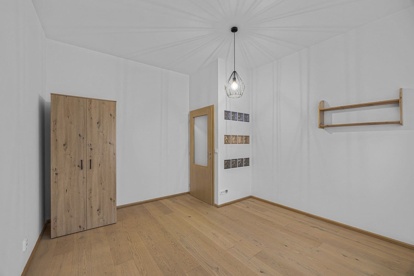 Prenájom bytu 3-izbový 74 m², Pískařská, Praha, Praha Prenájom bytu 3-izbový 74 m², Pískařská, Praha, Praha