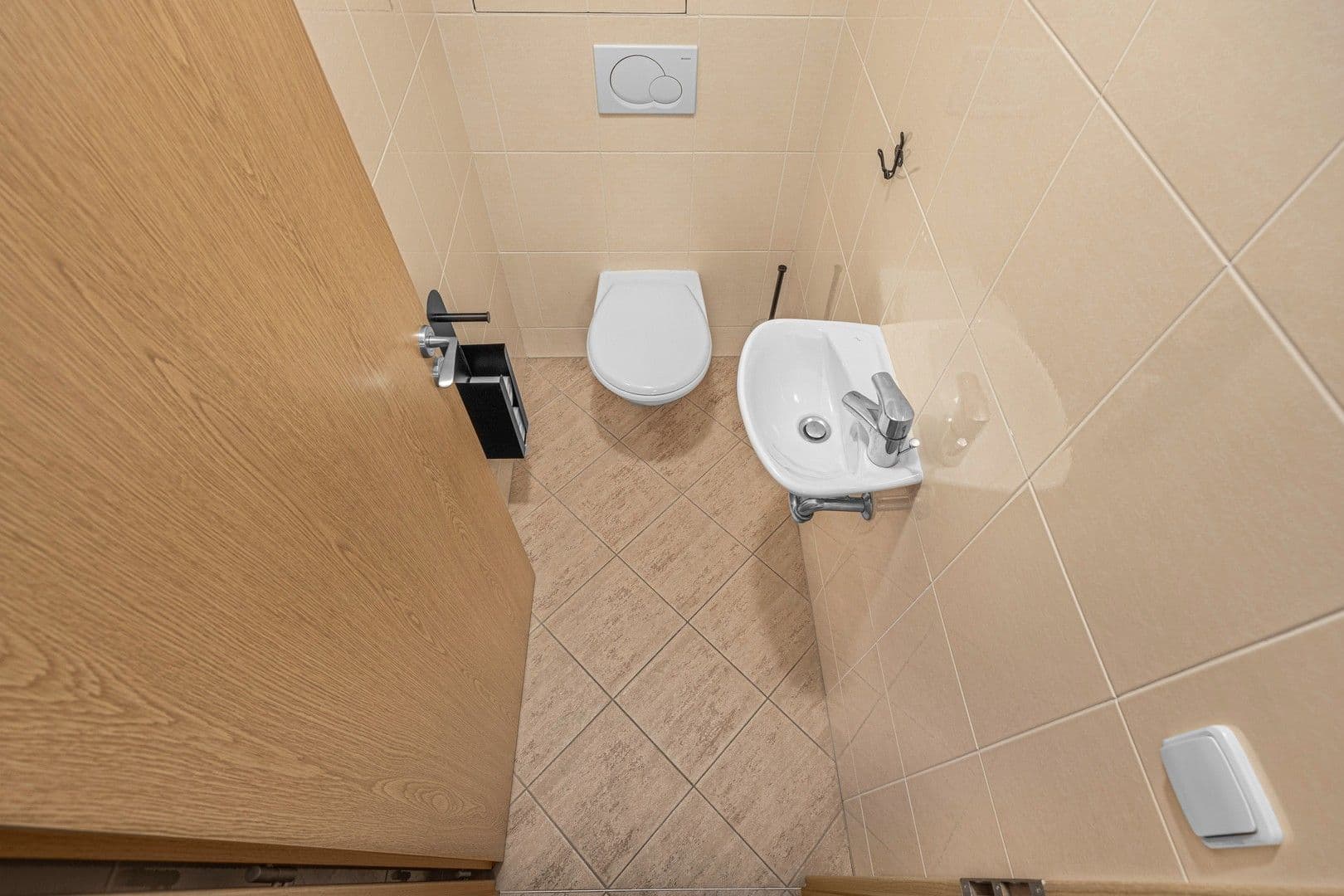 Prenájom bytu 3-izbový 74 m², Pískařská, Praha, Praha Prenájom bytu 3-izbový 74 m², Pískařská, Praha, Praha