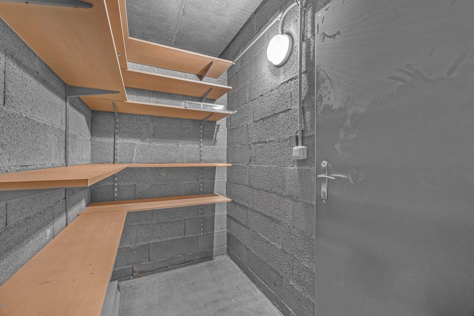 Prenájom bytu 3-izbový 74 m², Pískařská, Praha, Praha Prenájom bytu 3-izbový 74 m², Pískařská, Praha, Praha