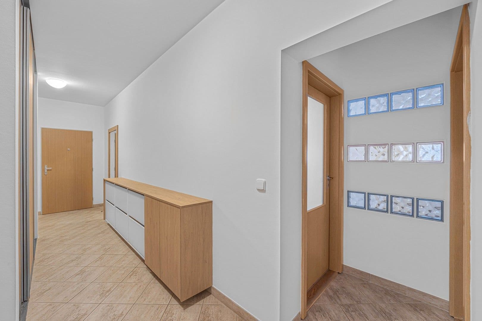 Prenájom bytu 3-izbový 74 m², Pískařská, Praha, Praha Prenájom bytu 3-izbový 74 m², Pískařská, Praha, Praha