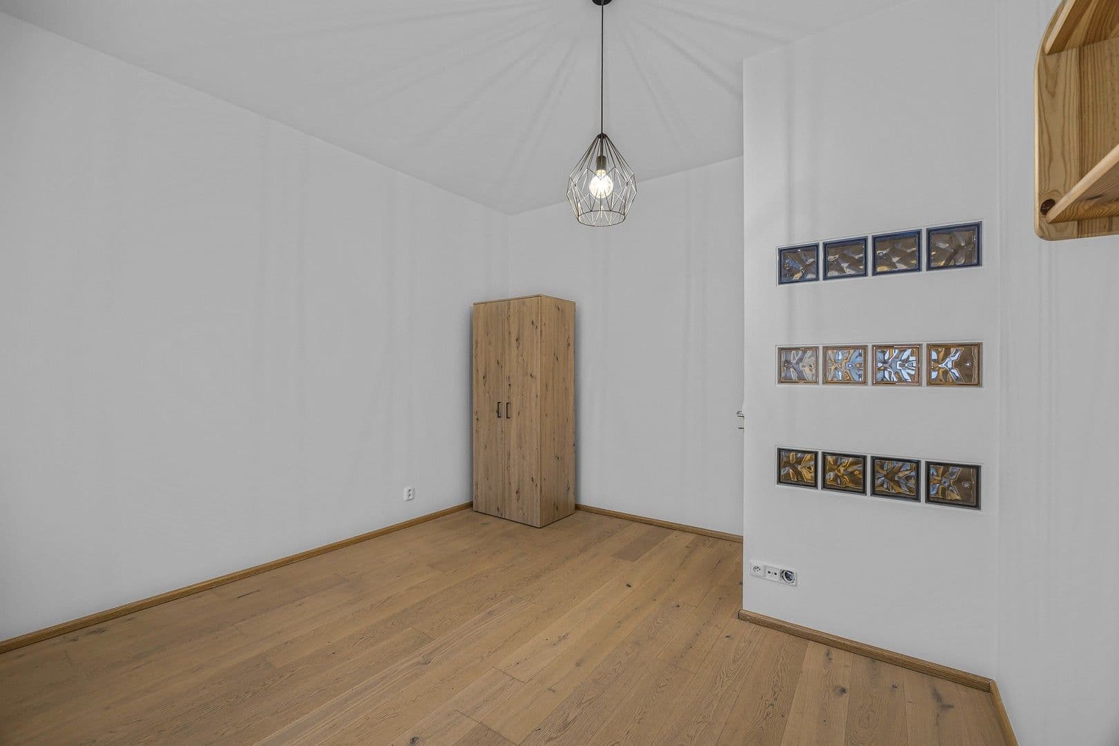 Prenájom bytu 3-izbový 74 m², Pískařská, Praha, Praha Prenájom bytu 3-izbový 74 m², Pískařská, Praha, Praha