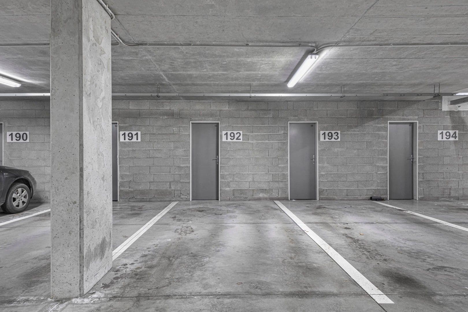 Prenájom bytu 3-izbový 74 m², Pískařská, Praha, Praha Prenájom bytu 3-izbový 74 m², Pískařská, Praha, Praha