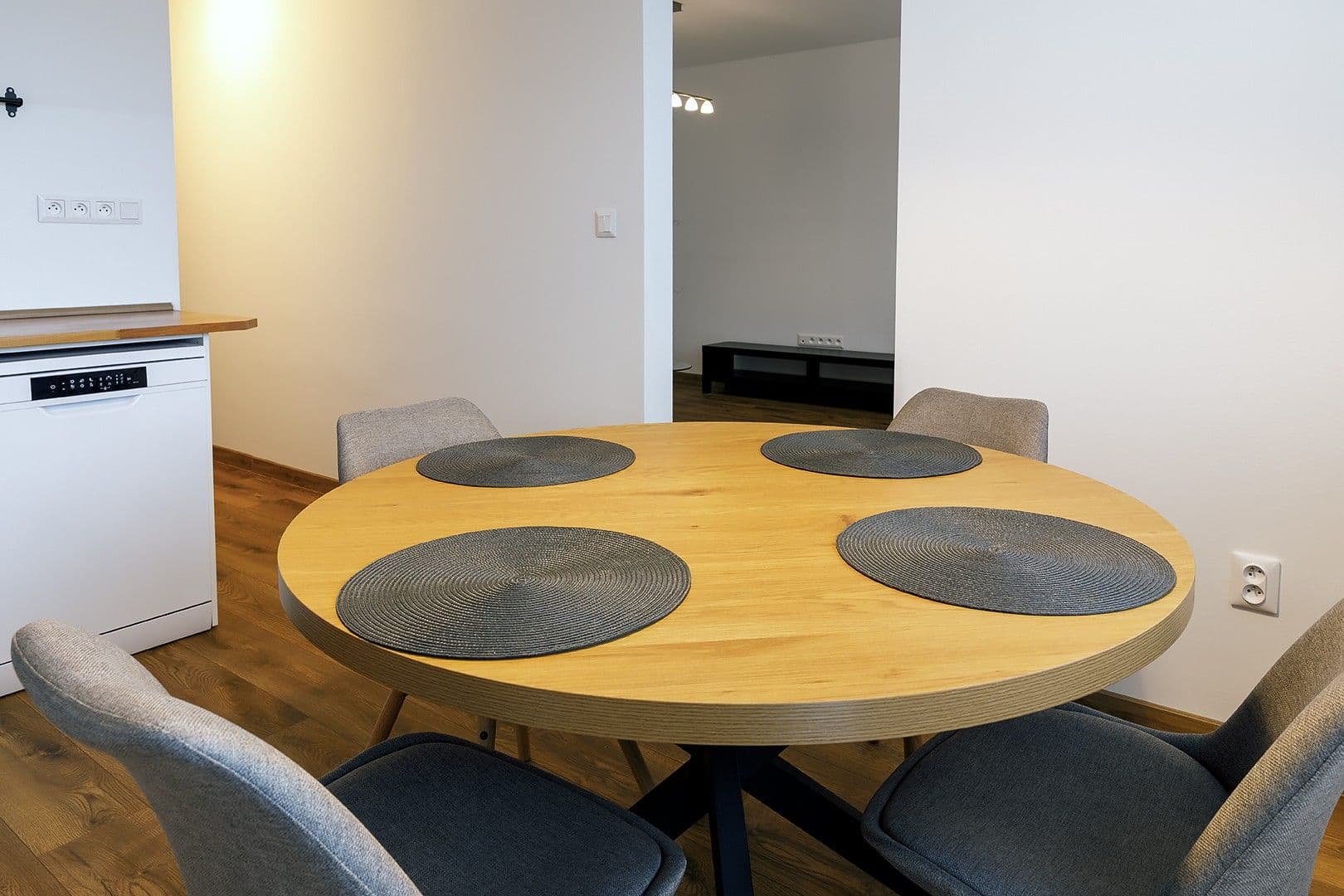 Prenájom bytu 2-izbový 63 m², Jilemnického, Stupava, Bratislavský kraj Prenájom bytu 2-izbový 63 m², Jilemnického, Stupava, Bratislavský kraj