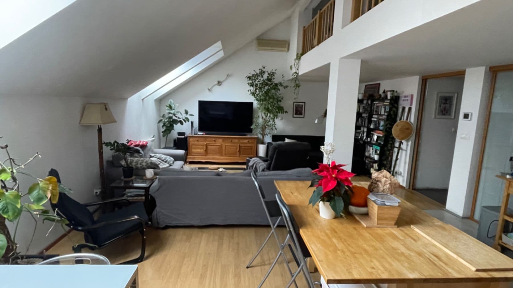 Prenájom bytu 5-izbový 164 m², Řehořova, Praha, Praha Prenájom bytu 5-izbový 164 m², Řehořova, Praha, Praha