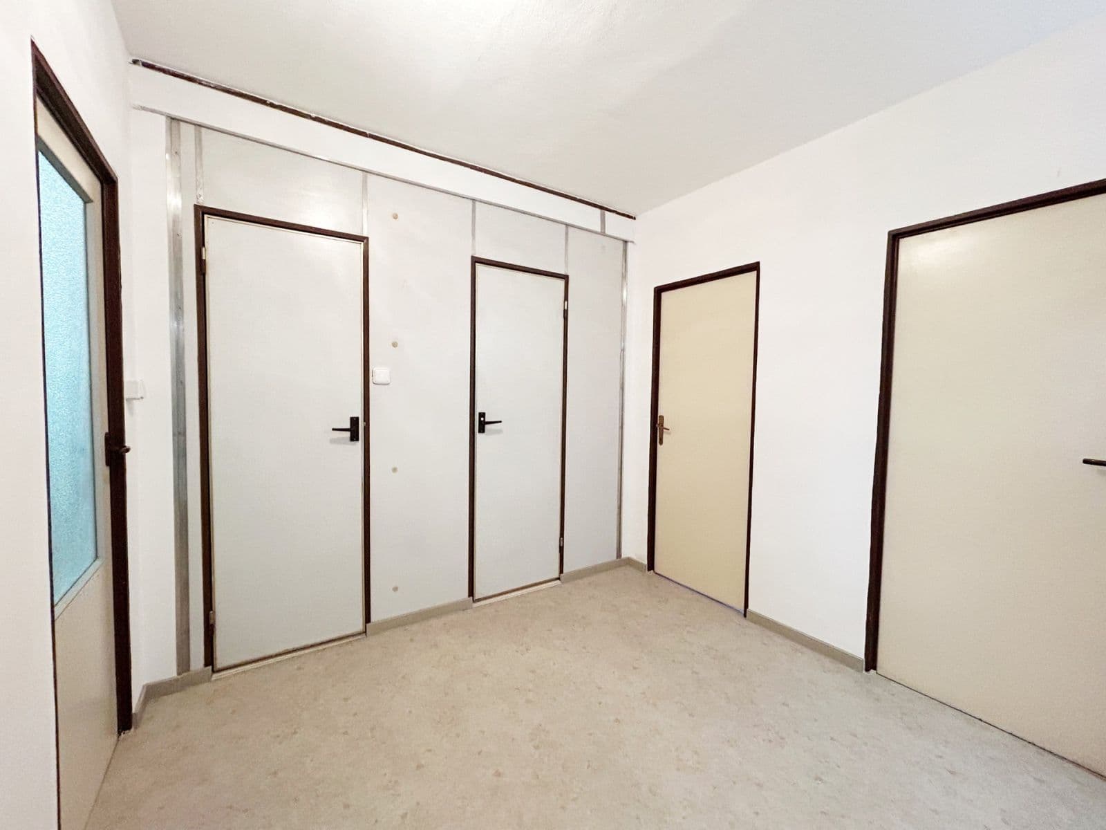 Prenájom bytu 4-izbový 89 m², Doležalova, Praha, Praha Prenájom bytu 4-izbový 89 m², Doležalova, Praha, Praha