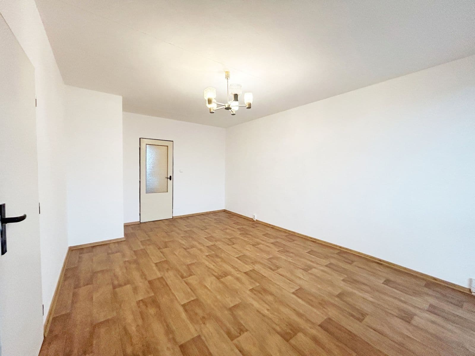 Prenájom bytu 4-izbový 89 m², Doležalova, Praha, Praha Prenájom bytu 4-izbový 89 m², Doležalova, Praha, Praha