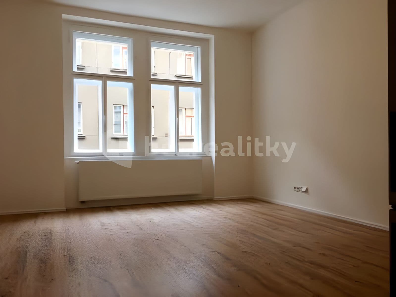 Prenájom bytu 1-izbový 34 m², Haškova, Praha, Praha Prenájom bytu 1-izbový 34 m², Haškova, Praha, Praha