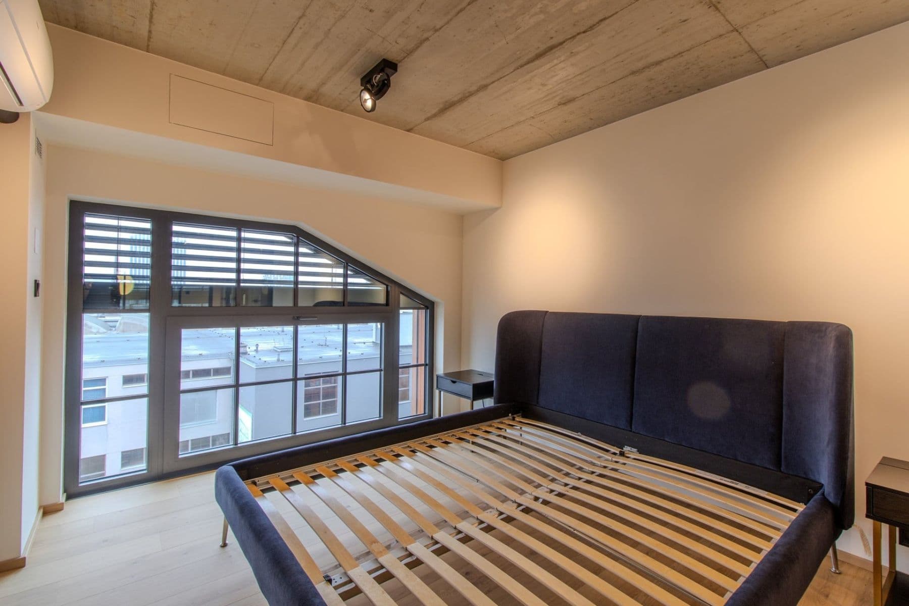 Prenájom bytu 3-izbový 66 m², Kolbenova, Praha, Praha Prenájom bytu 3-izbový 66 m², Kolbenova, Praha, Praha