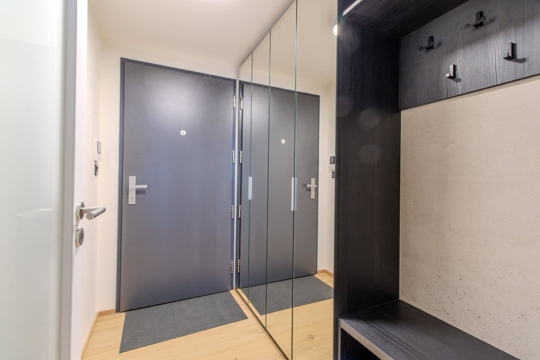 Prenájom bytu 3-izbový 66 m², Kolbenova, Praha, Praha Prenájom bytu 3-izbový 66 m², Kolbenova, Praha, Praha