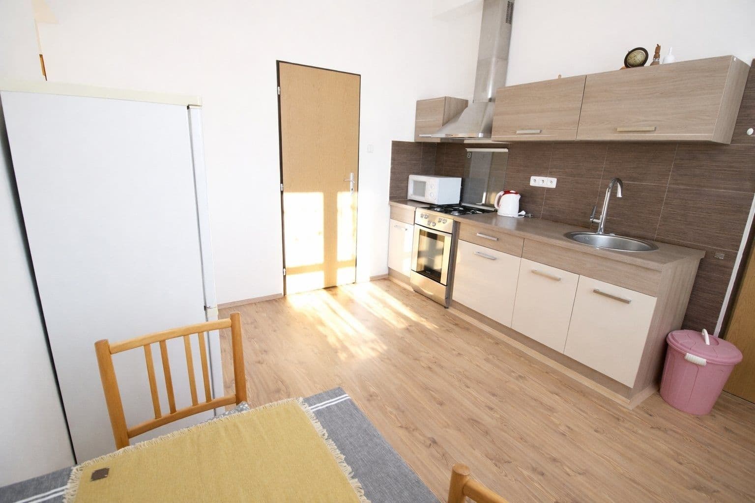 Prenájom bytu 1-izbový 42 m², Zenklova, Praha, Praha Prenájom bytu 1-izbový 42 m², Zenklova, Praha, Praha