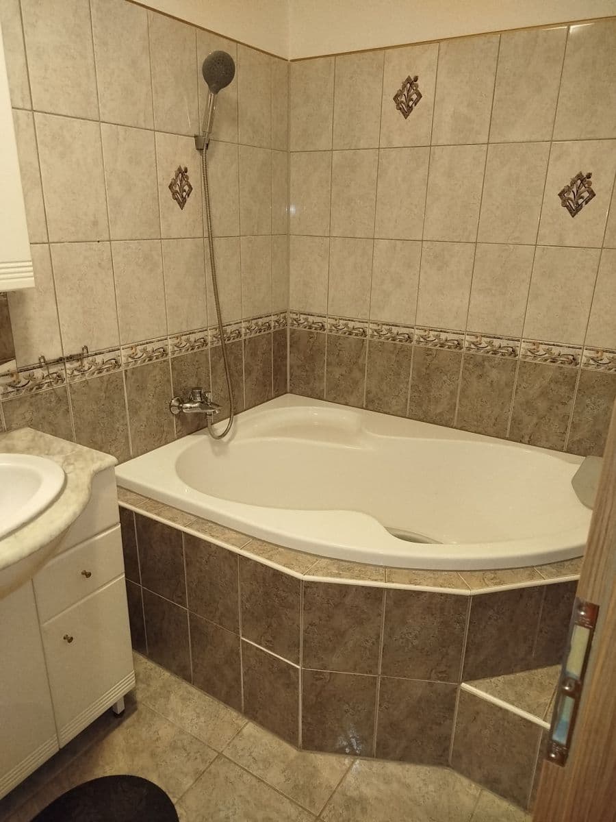 Prenájom bytu 3-izbový 85 m², Dlážděná, Dřísy, Středočeský kraj Prenájom bytu 3-izbový 85 m², Dlážděná, Dřísy, Středočeský kraj