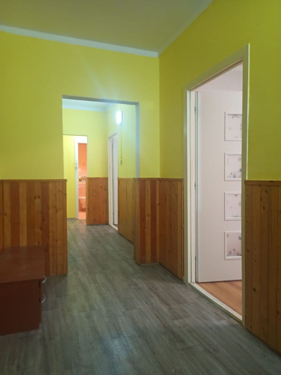 Prenájom bytu 3-izbový 80 m², Na Lani, Nový Jičín, Moravskoslezský kraj Prenájom bytu 3-izbový 80 m², Na Lani, Nový Jičín, Moravskoslezský kraj